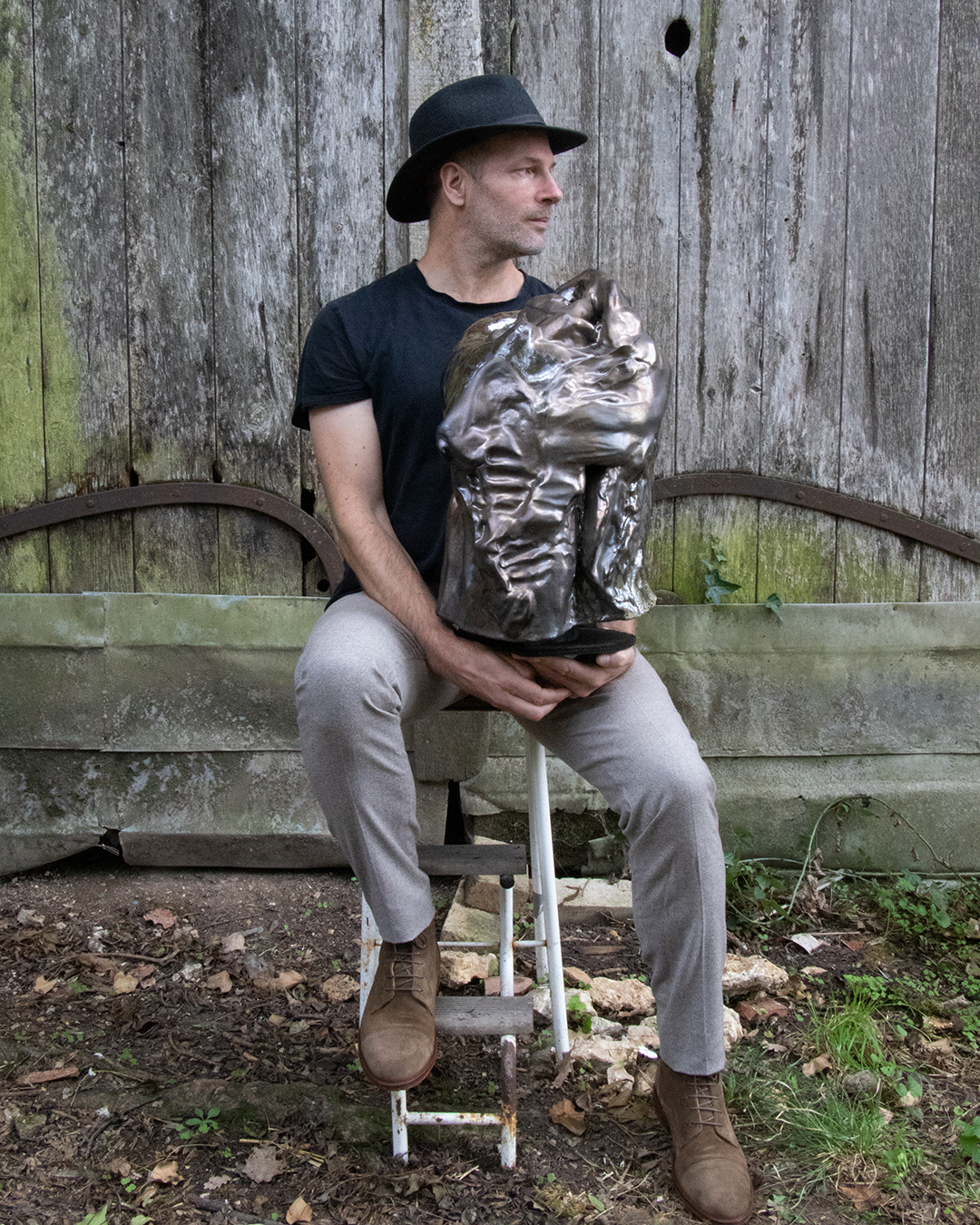 Selfportrait of Nicolas-Pierre Réveillard with its sculpture "Lion"